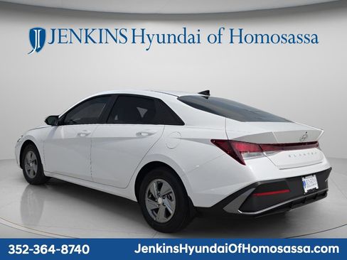 New 2026 Hyundai Elantra SE image 11