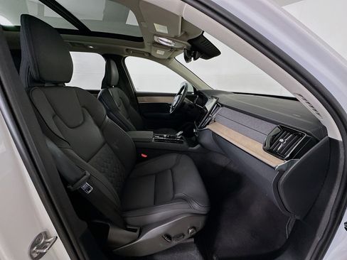 Used 2025 Volvo XC90 B5 Plus image 34