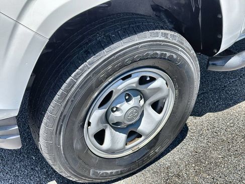 Used 2021 Toyota Tacoma SR w/ SR Convenience Package AWD/4WD image 10