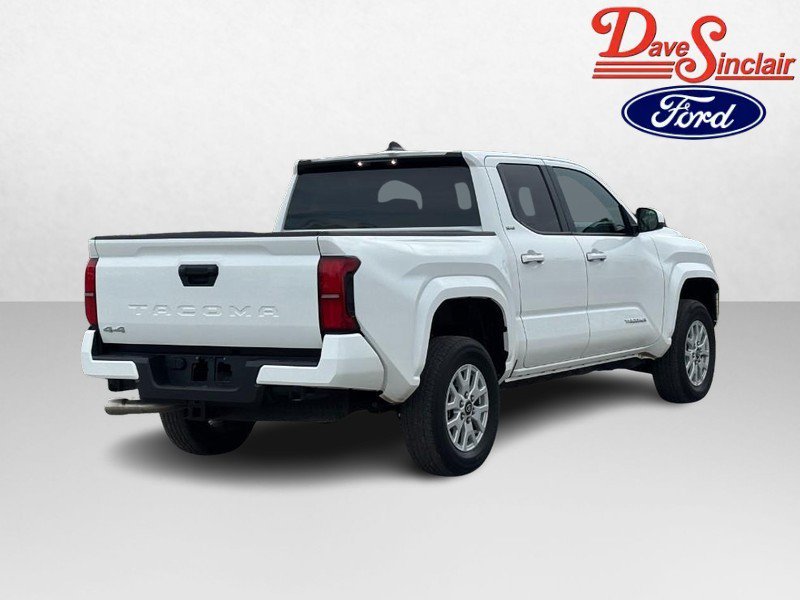 Used 2025 Toyota Tacoma SR5 AWD/4WD image 7