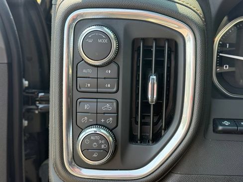 Used 2023 GMC Sierra 3500 AT4 w/ AT4 Premium Plus Package AWD/4WD image 11