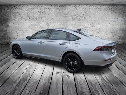 Certified 2025 Honda Accord SE image 3