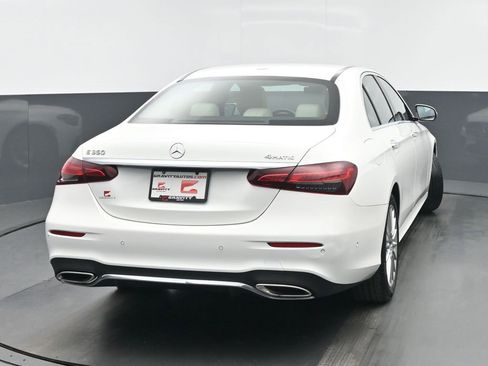 Used 2022 Mercedes-Benz E 350 4MATIC Sedan image 4