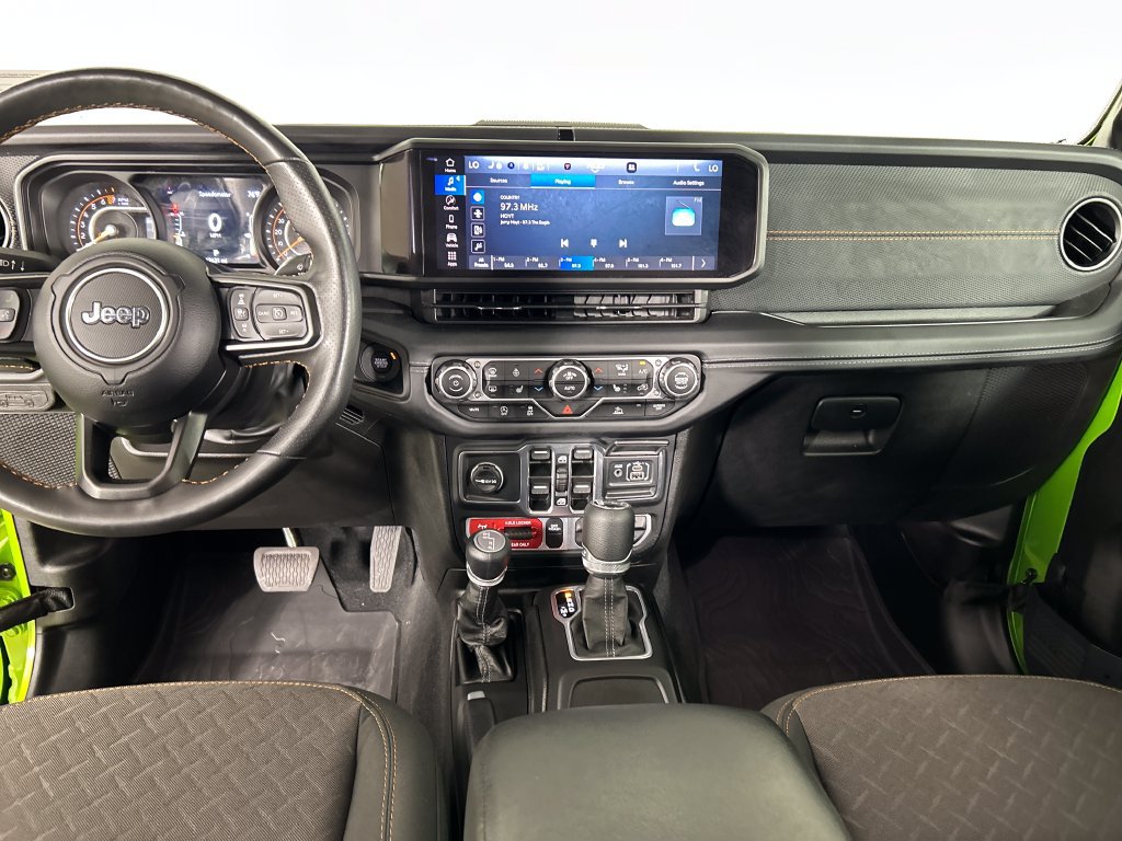 Used 2025 Jeep Gladiator Mojave w/ Convenience Group AWD/4WD image 20
