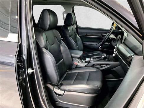Used 2025 Kia Telluride S FWD image 9
