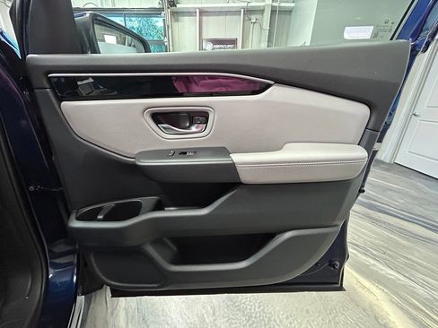 Used 2023 Honda Pilot Touring image 39