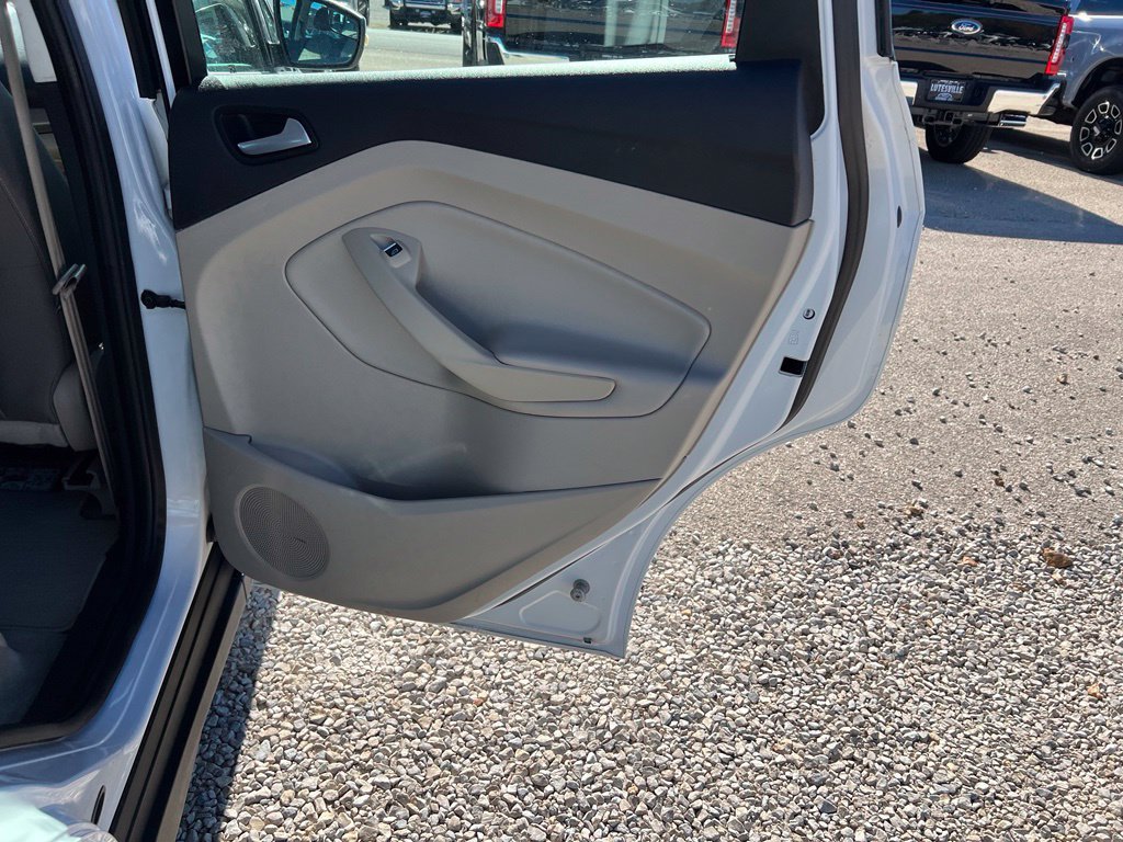 Used 2015 Ford C-MAX SE w/ Equipment Group 202A FWD image 16