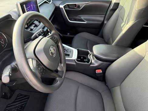 Used 2024 Toyota RAV4 LE FWD image 18