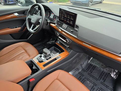 Used 2023 Audi Q5 2.0T Premium w/ Convenience Package image 10