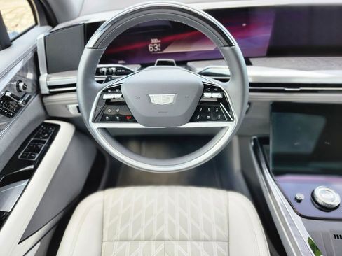 Used 2025 Cadillac Escalade IQ Luxury 1 w/ LPO, Radiant Package image 11