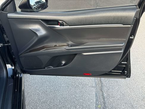 Used 2021 Toyota Camry SE FWD image 19