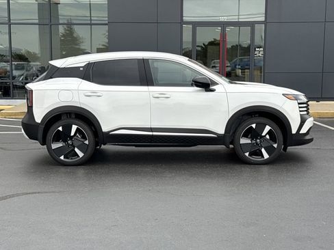 New 2026 Nissan Kicks SR w/ SR Premium Package image 2