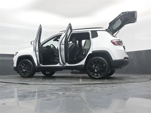 New 2026 Jeep Compass Latitude image 53