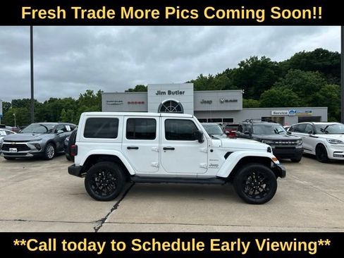 Used 2023 Jeep Wrangler Unlimited Sahara w/ Cold Weather Group AWD/4WD image 12