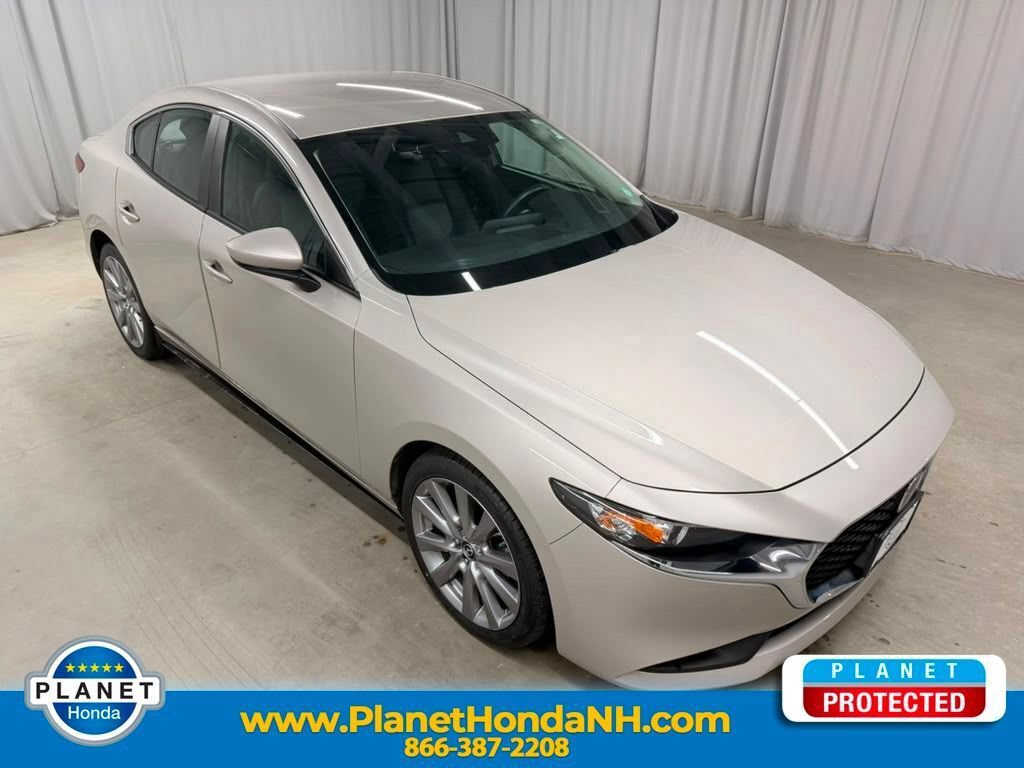 Used 2022 MAZDA MAZDA3 s FWD image 1