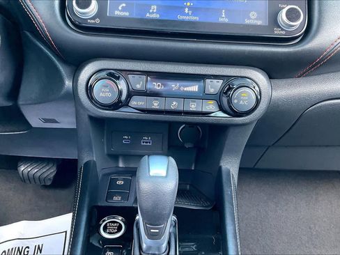 Used 2024 Nissan Kicks SR w/ SR Premium Package FWD image 30