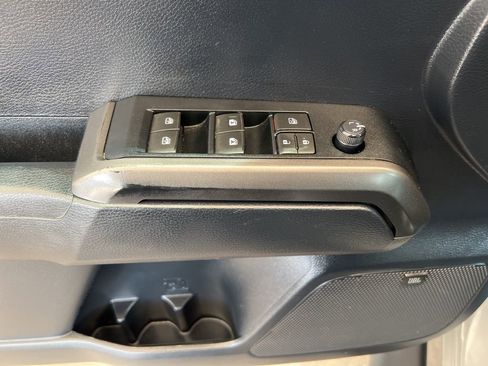 Used 2019 Toyota Tacoma TRD Sport image 31