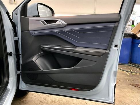 New 2026 Volkswagen Taos SEL image 29