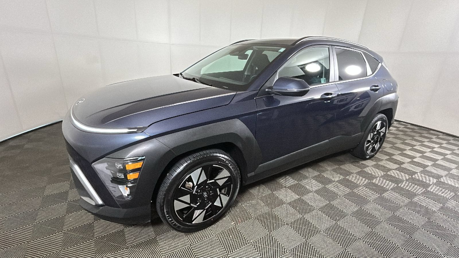 Used 2025 Hyundai Kona SEL FWD image 7