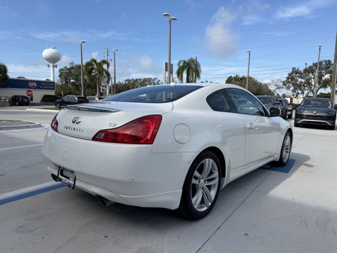 Used 2010 INFINITI G37 Journey w/ Premium Pkg image 3