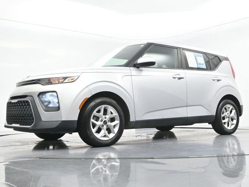 Used 2020 Kia Soul S FWD image 43