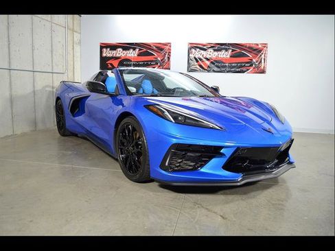 Used 2024 Chevrolet Corvette Stingray Premium Conv w/ Z51 Performance Package RWD image 2