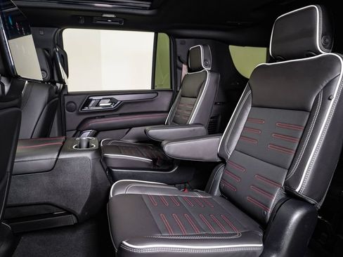 Used 2025 GMC Yukon XL AT4 Ultimate w/ LPO, Floor Liner Package AWD/4WD image 19