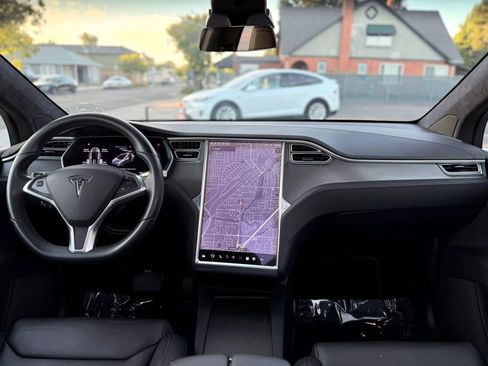 Used 2018 Tesla Model X 75D AWD/4WD image 12