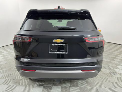 Used 2026 Chevrolet Equinox LT FWD image 4
