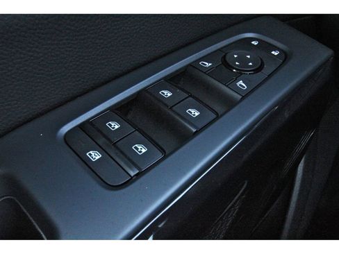 Used 2023 Nissan Pathfinder SV image 23