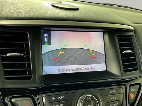 Used 2018 Nissan Pathfinder SV AWD/4WD image 14