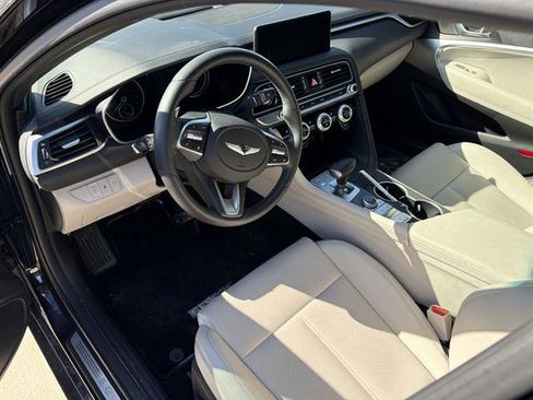 Used 2023 Genesis G70 2.0T image 3