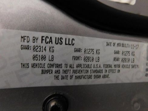 Used 2018 Chrysler 300 Limited image 42