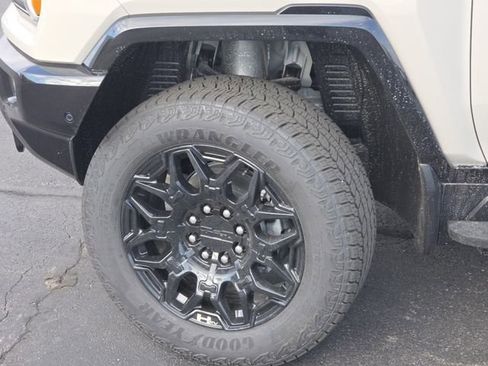 New 2026 GMC Hummer EV SUV image 23