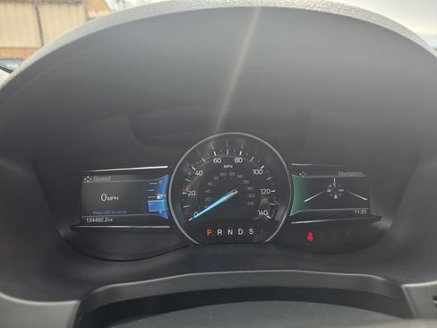 Used 2018 Ford Explorer XLT w/ Equipment Group 202A AWD/4WD image 11