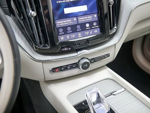 Certified 2024 Volvo XC60 T8 Ultimate w/ Protection Package Premier image 16