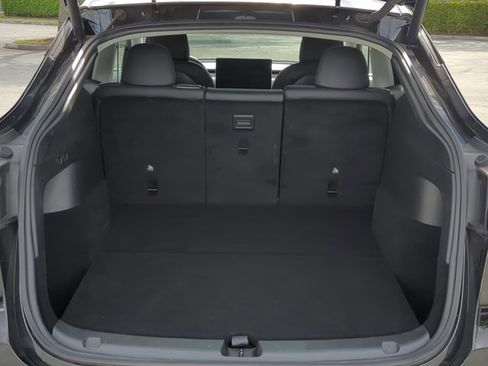 Used 2021 Tesla Model Y Long Range image 6