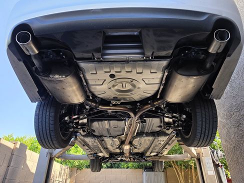 Used 2011 Toyota Avalon Limited FWD image 2