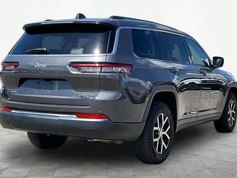 Used 2023 Jeep Grand Cherokee L Limited AWD/4WD image 2