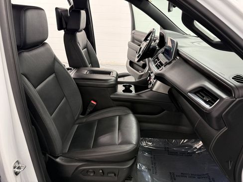 Used 2024 Chevrolet Tahoe LT w/ Luxury Package image 18