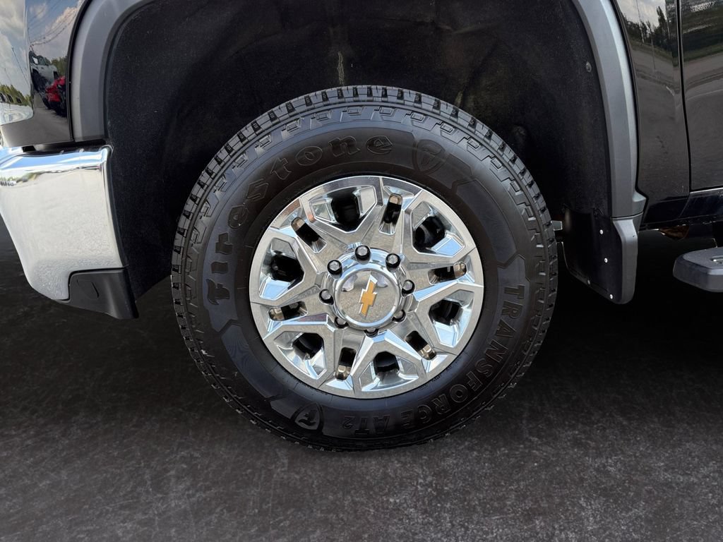 Used 2022 Chevrolet Silverado 2500 LTZ w/ LTZ Convenience Package AWD/4WD image 9