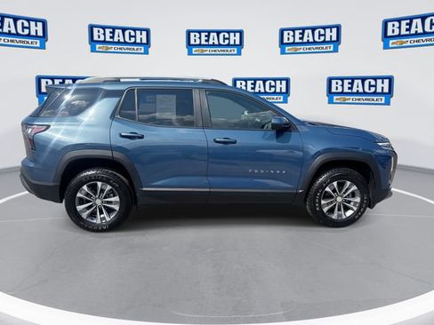 Used 2025 Chevrolet Equinox LT w/ Convenience Package II FWD image 9