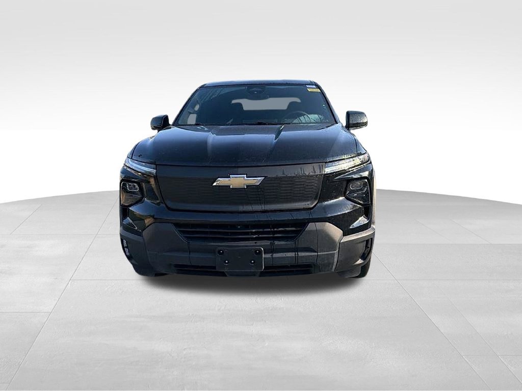 Used 2024 Chevrolet Silverado EV W/T AWD/4WD image 2