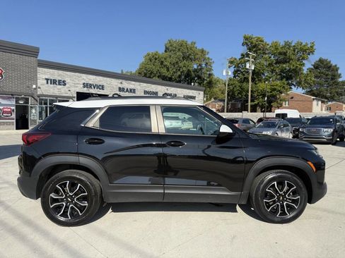 Used 2021 Chevrolet TrailBlazer ACTIV w/ Sun and Liftgate Package image 9
