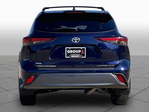 Used 2024 Toyota Highlander Limited AWD/4WD image 8