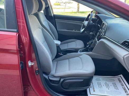 Used 2020 Hyundai Elantra SE w/ Convenience Package (C2) FWD image 17