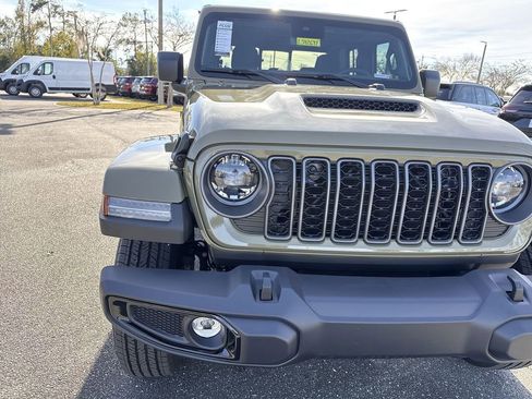 New 2025 Jeep Gladiator Sport AWD/4WD image 9