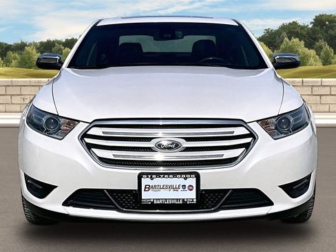Used 2018 Ford Taurus Limited image 3