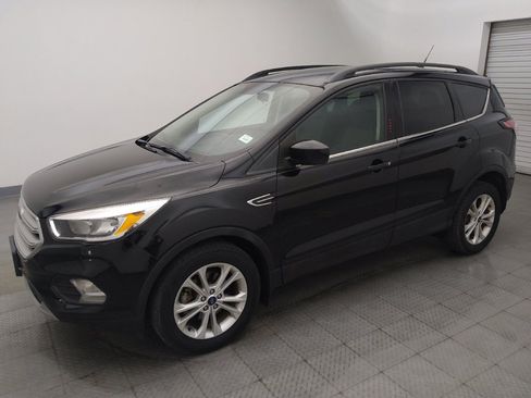 Used 2018 Ford Escape SE w/ SE Sync 3 Package FWD image 2