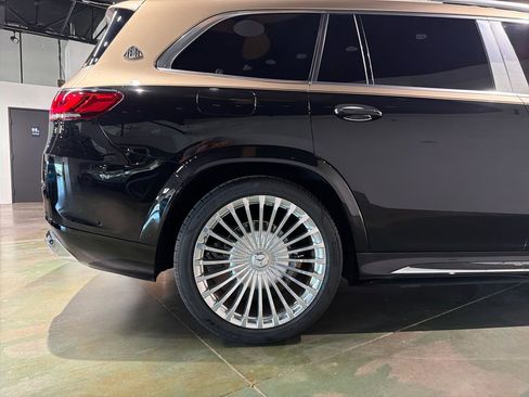 Used 2023 Mercedes-Benz Maybach GLS 600 4MATIC image 8
